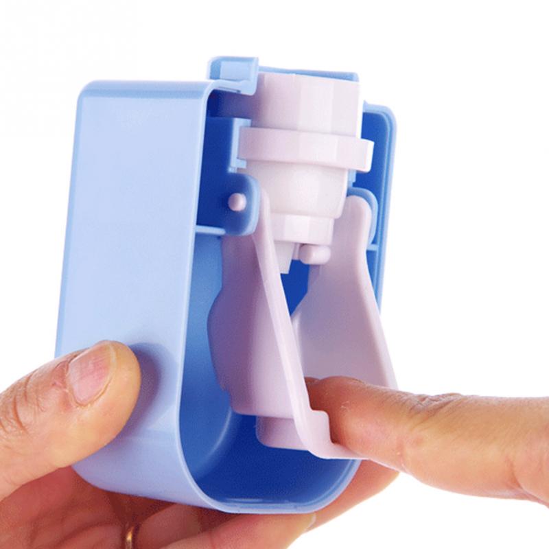 Distributeur automatique de dentifrice